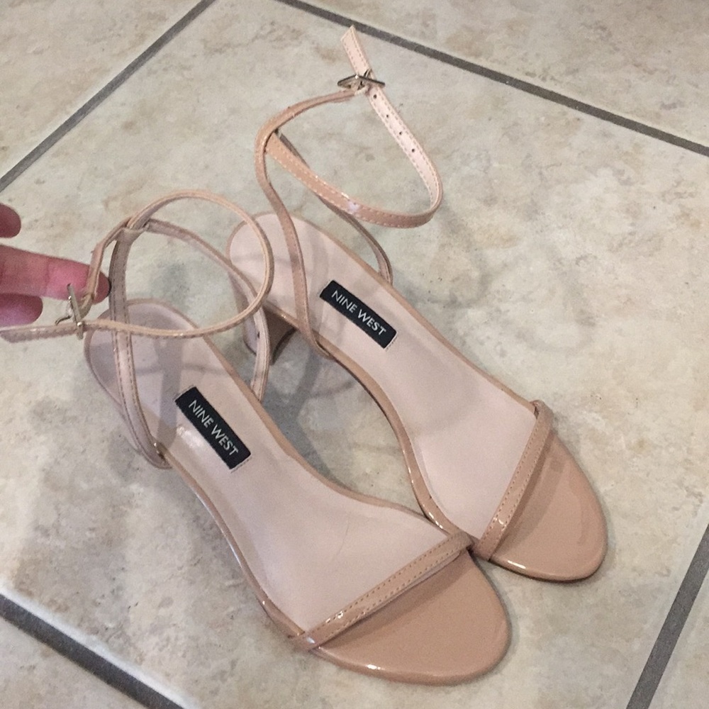 Beautiful cream sandals.